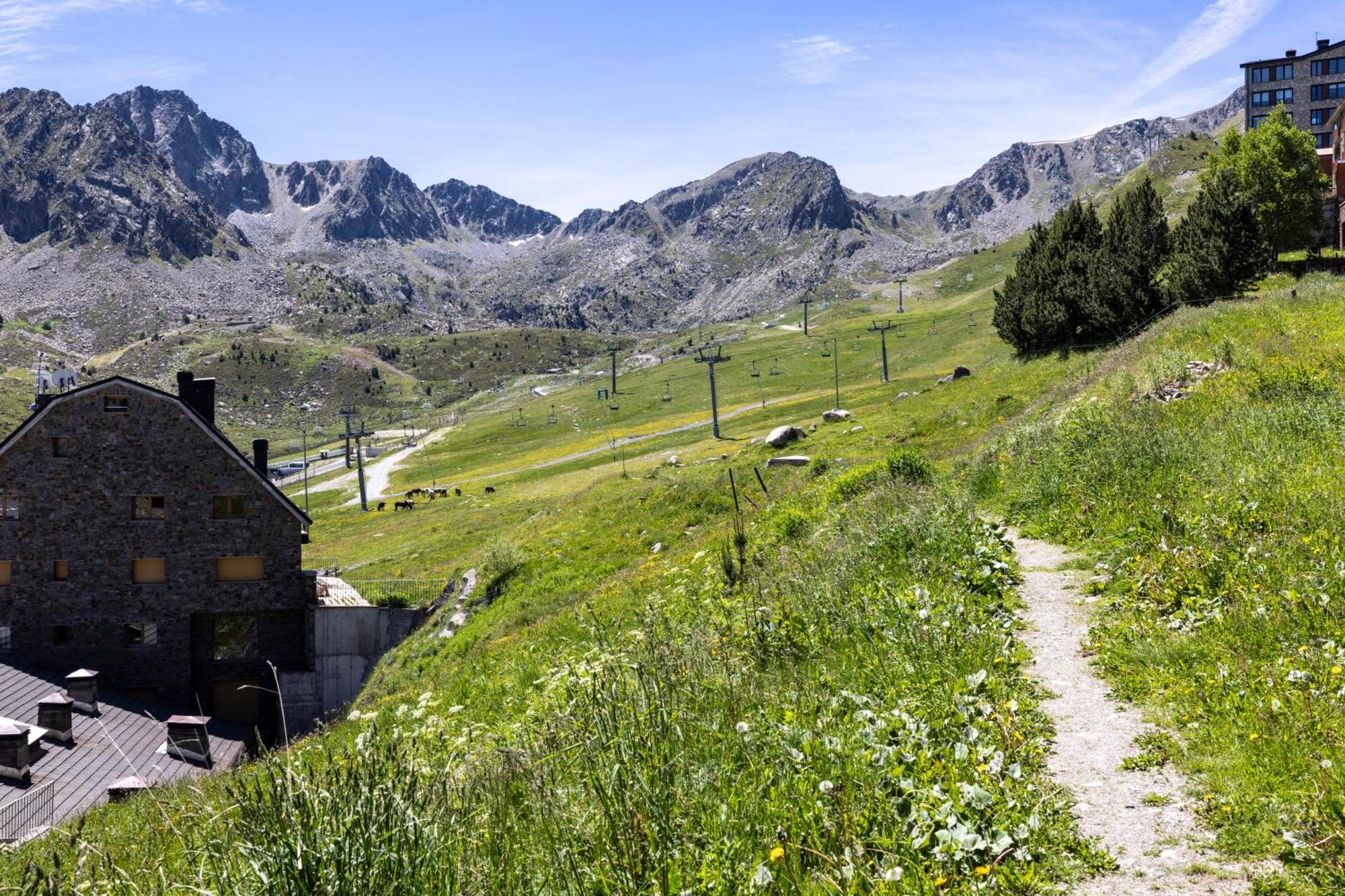 Apartamento Increibles Vistas A Montanas En El - Parking - Wifi - In Out L By Bonesvacances